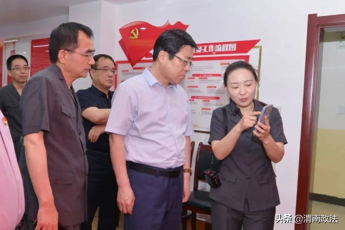 渭南中院党组书记、院长贺世辉深入蒲城法院调研指导工作(图)