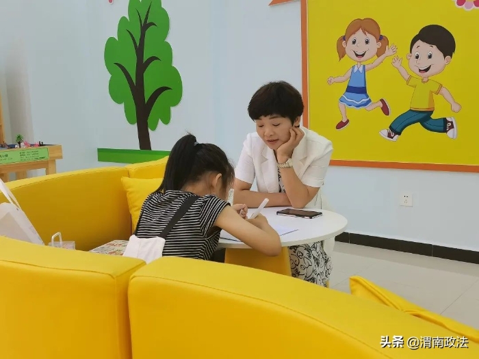 渭南市人民检察院巍巍华山未检团队开展家庭教育指导牵手心理疏导活动（图）
