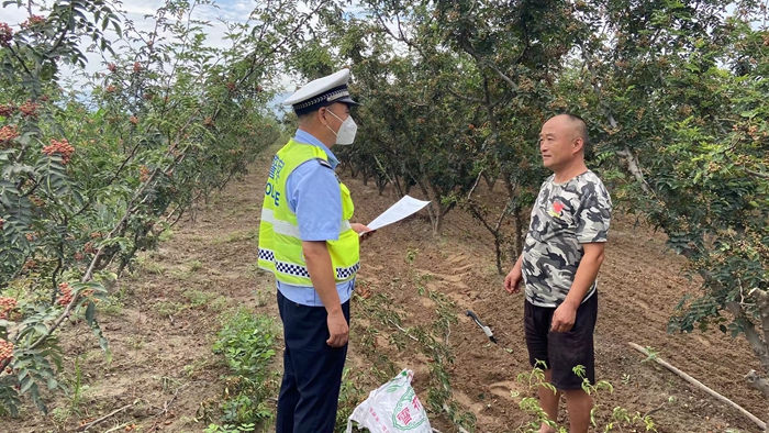 渭南高速交警大队开展交安宣传活动。