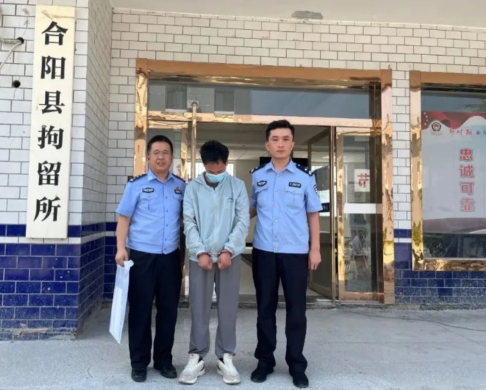 临时起意偷摩托，两小时内被抓获。