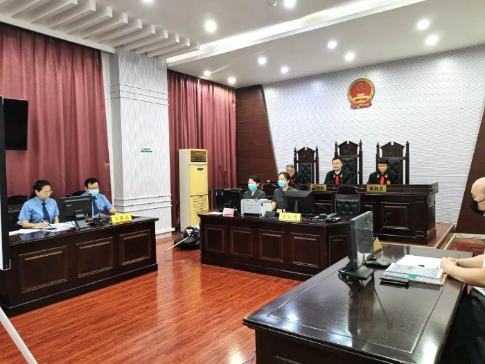 渭南市人民检察院党组成员、副检察长吕晓春就赵某故意伤害罪一案出庭支持公诉。