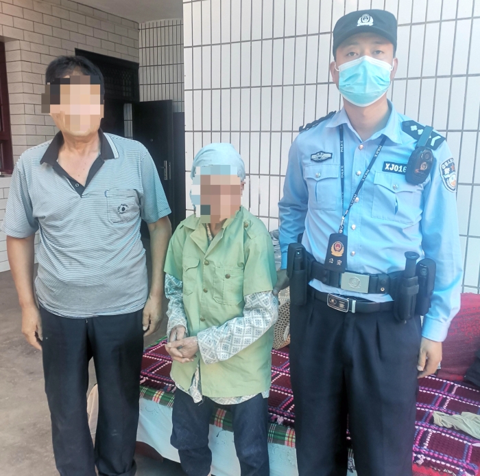 澄城民警救助走失老人，暖心守护“回家路”。
