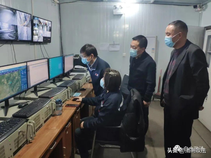 白水县委常委、政法委书记郭武军督导检查煤矿安全生产工作。