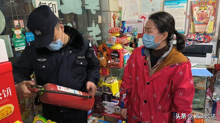 合阳公安黑池派出所开展火灾隐患排查工作。