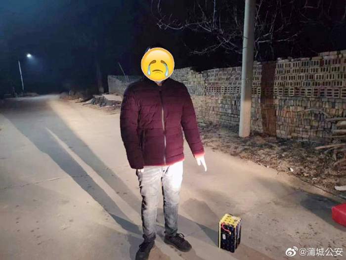 蒲城一男子涉嫌盗窃被警方抓获。