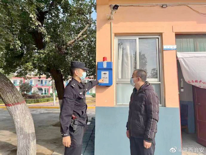 合阳公安同家庄派出所开展校园及周边安全整治活动。