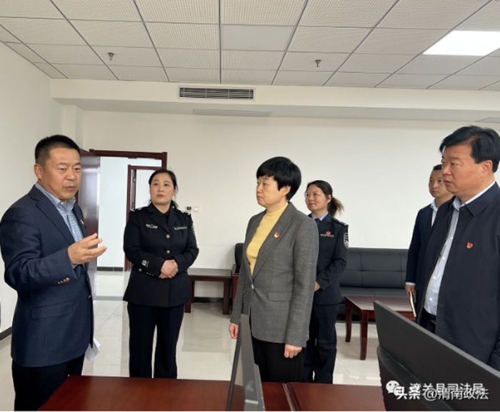 潼关县委书记于娟侠调研司法行政工作。