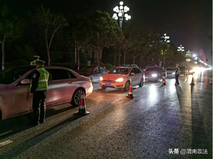 韓城市公安局交警大隊開展春季治安清查整治專項行動第一次集中統一行動。