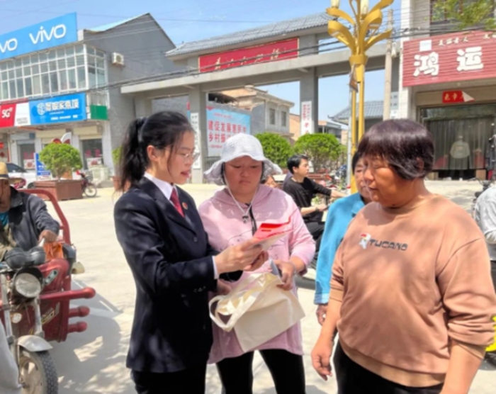 4月10日，臨渭區人民檢察院聯合孝義鎮司法所舉辦“匯聚人民力量，守護國家安全”普法宣傳教育活動。