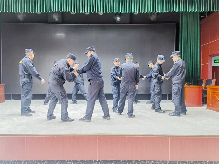 白水县公安局举办警务实战技能小教官集训。 白水县公安局举办警务实战技能小教官集训。