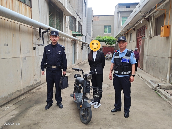 蒲城民警3小時找回劉女士“丟失”的電動自行車。