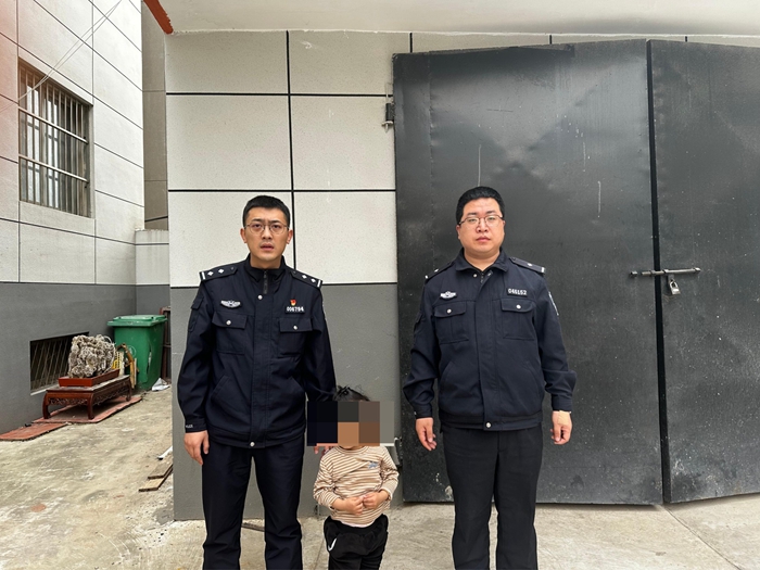 孩子貪玩走丟，澄城民警暖心找回。
