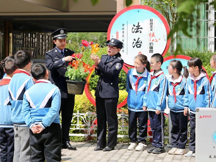 澄城禁毒開展禁毒知識宣傳進校園活動。