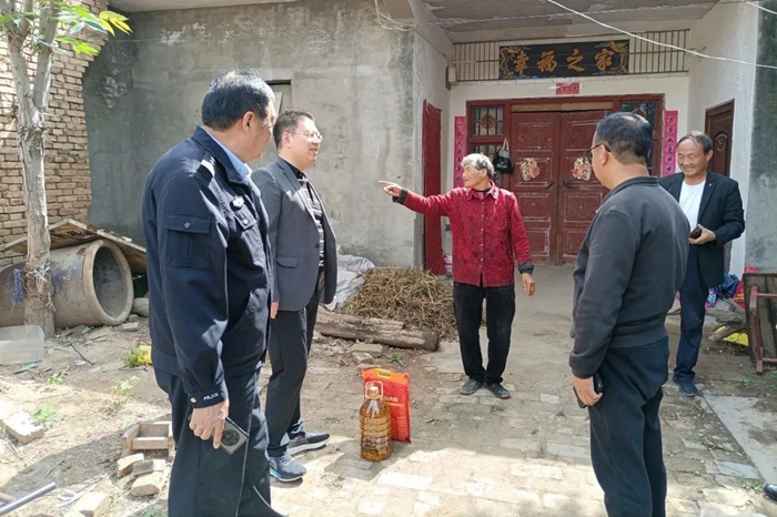 蒲城法院開展殘疾人慰問活動。
