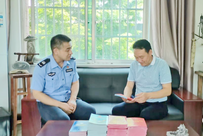 潼关县司法局秦东司法所深入企业开展民法典宣传活动.