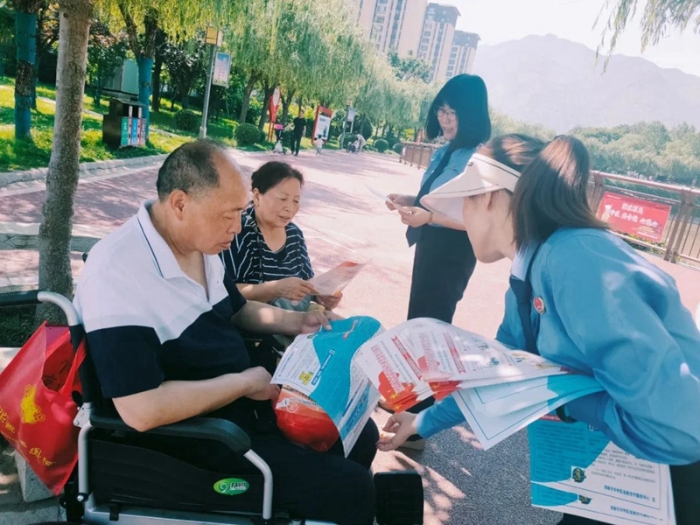 渭南市華州區檢察院第一檢察部聯合區財政局金融合作服務中心開展“守住錢袋子，護好幸福家”主題宣傳教育活動。