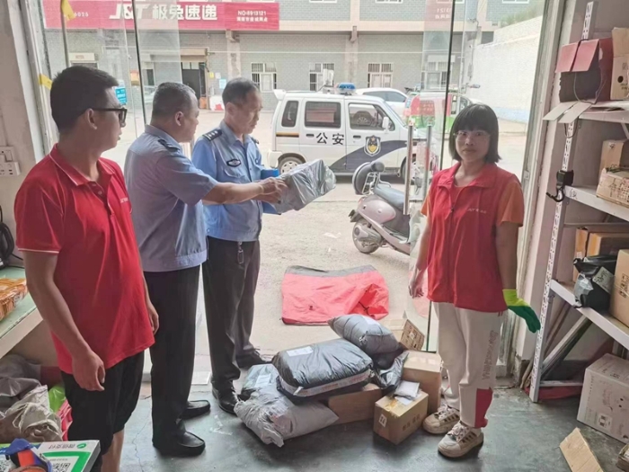 澄城公安长宁派出所开展端午节前安全检查。