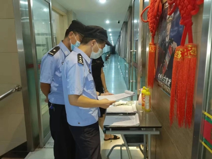 潼关公安治安大队扎实开展“端午”节期间宾馆业安全大检查。