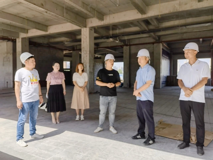 韩城法院环资法庭走进“钣喷中心”为环保项目健康发展护航。
