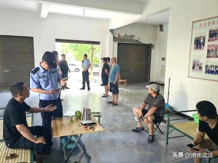 白水公安林皋派出所对辖区出租房屋开展摸排检查。