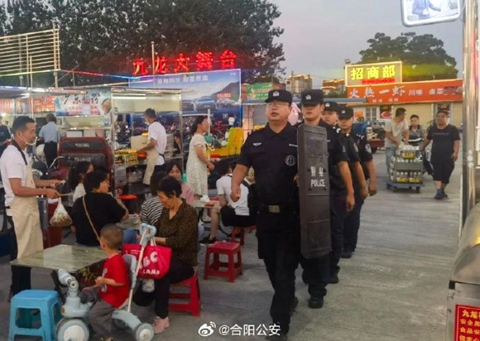 合阳公安夏夜守护铸平安。