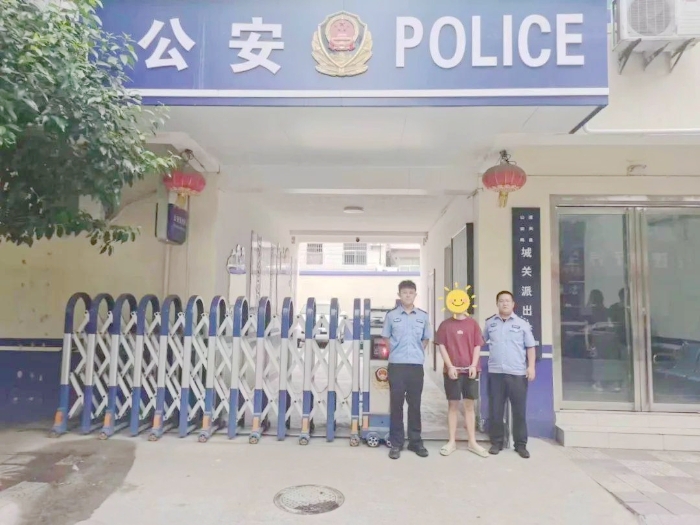 潼关县公安局城关派出所成功抓获一名网上逃犯。