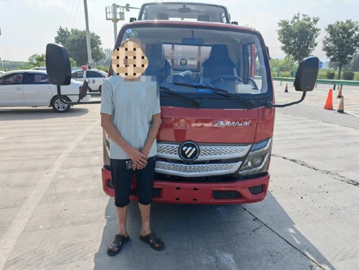 华州公安交警“黎明行动”查处一起驾驶证暂扣期间驾驶机动车违法行为。