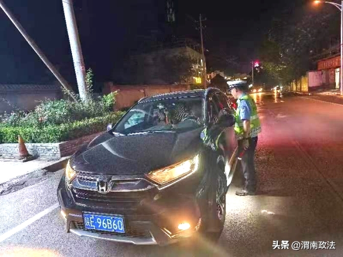 韓城市公安局交警大隊持續在轄區范圍內開展夏季交通安全整治行動。