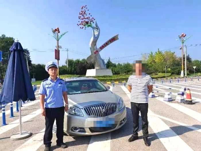 韩城公安交警查处一起无证驾驶违法行为。