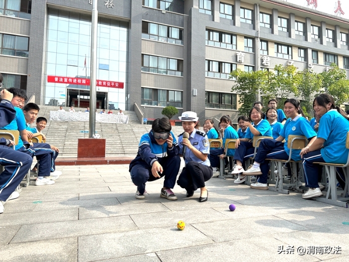 韓城公安交警開展“開學第一課”交通安全宣傳進校園活動。
