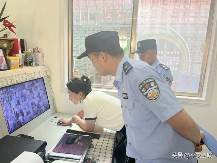潼关公安治安大队开展校园安全大检查..webp
