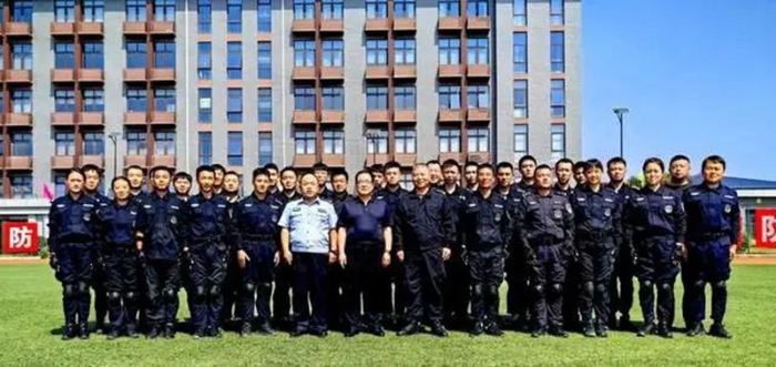 渭南中院党组成员、副院长贺军杰检查督导司法警察集中强化训练工作。