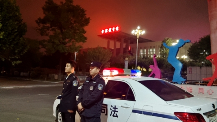 合阳县司法局开展平安建设夜间巡逻活动。