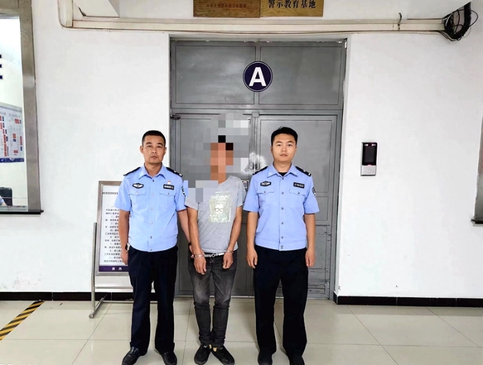 澄城公安交道所抓获一名网上在逃人员。