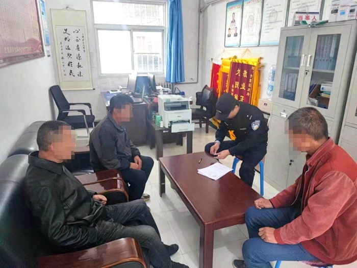 澄城公安寺前派出所成功化解一起多年邻里矛盾纠纷。