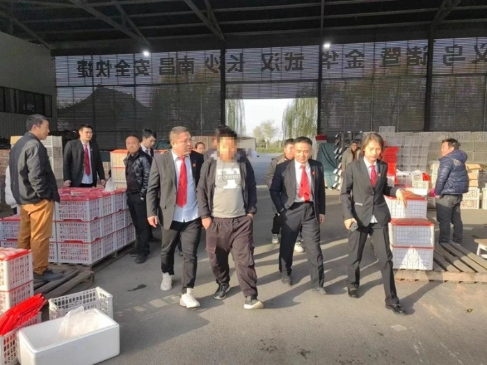 大荔法院开展“东秦锐士”夜间专项执行活动。