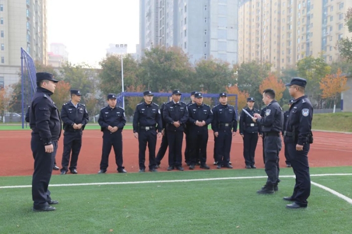 潼关县公安局开展警务实战专项训练。