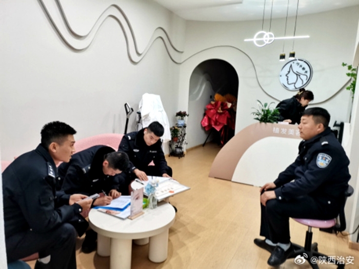 韩城公安乔南所组织警力对辖区“九小场所”全面开展大排查、大整治专项检查。