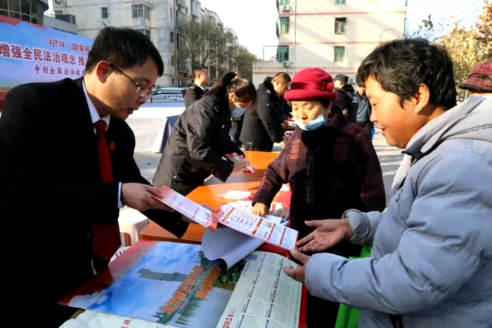 富平县人民法院开展国家宪法日集中宣传活动。