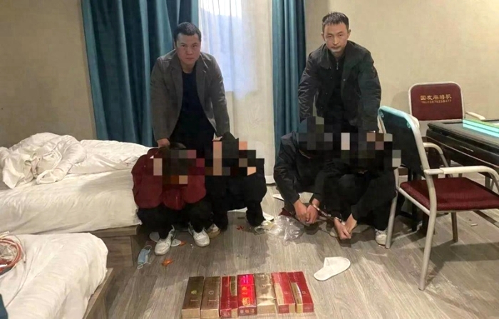 4男子撬门盗窃30余条香烟被合阳警方抓获。