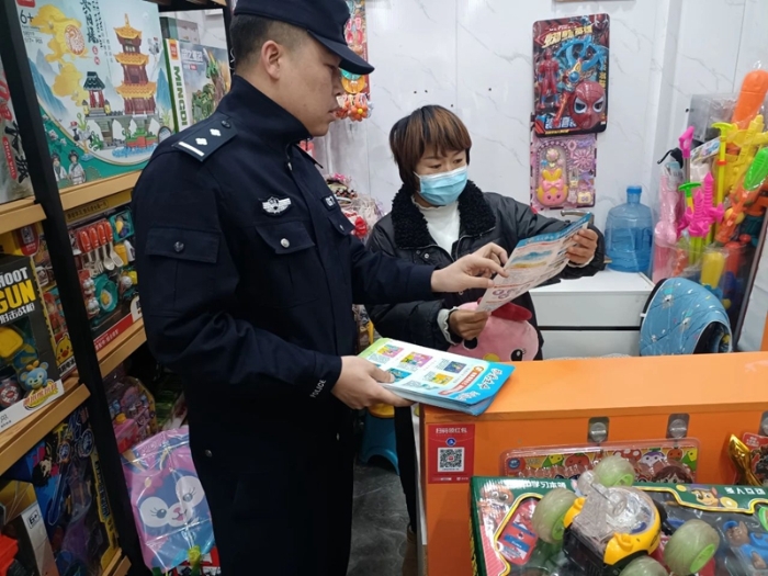 白水公安开展“辞旧迎新庆元旦 欢声笑语宣禁毒”宣传活动。 白水公安开展“辞旧迎新庆元旦 欢声笑语宣禁毒”宣传活动。