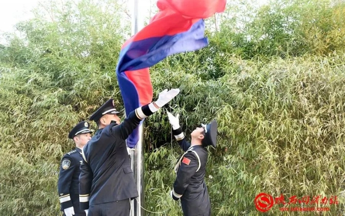 1月10日，渭南市公安局交警支隊舉行升警旗宣誓儀式。記者 楊大君 攝
