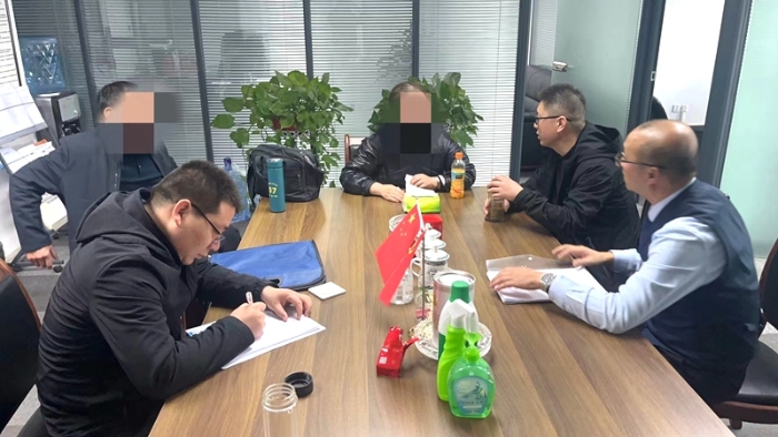 白水法院干警远赴重庆执结民间借贷纠纷案件。 白水法院干警远赴重庆执结民间借贷纠纷案件。