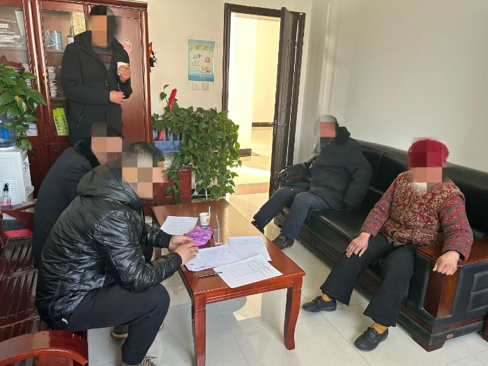 富平县人民法院庄里人民法庭成功调解一起土地承包经营权合同纠纷案。