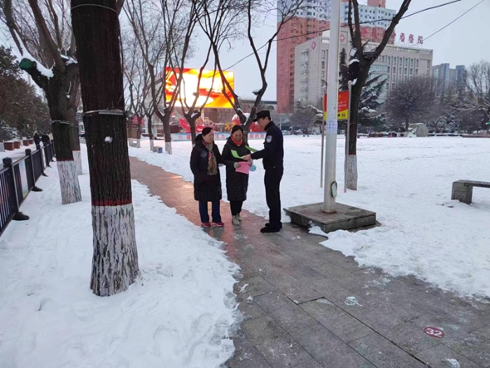澄城公安刑侦大队开展打击整治网络谣言宣传活动。