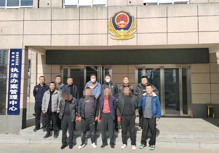 临渭公安禁毒大队抓获四名涉毒人员。