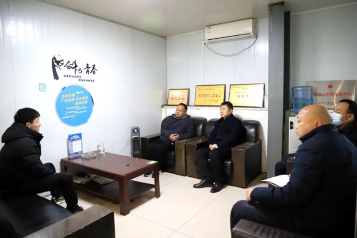 潼关法院开展赴“五上”企业大走访活动。