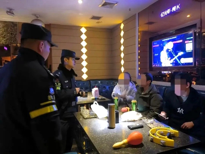 合阳公安排查安全隐患。