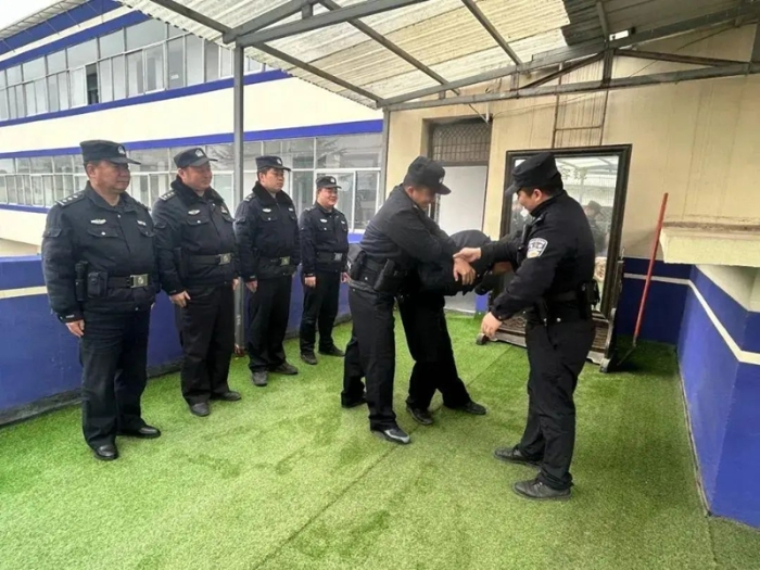 潼关公安组织开展练兵培训。