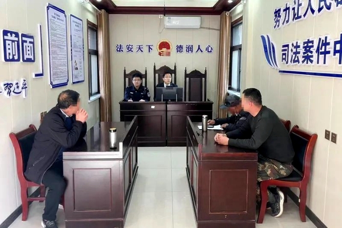 蒲城法院孙镇法庭公开审理一起租赁合同纠纷案件。